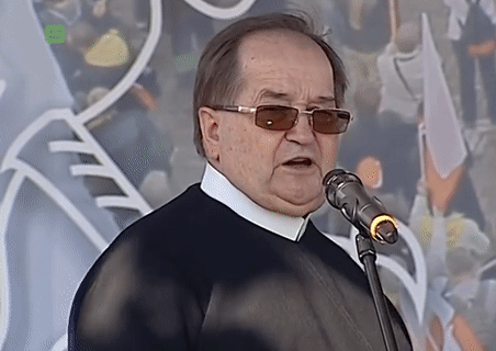 Rydzyk apeluje do młodych lekarzy: "Miejcie cierpliwość. Nie chciejcie zarabiać kokosów"