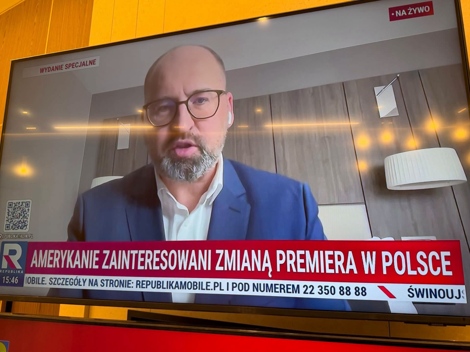 Bracia Karnowscy pokłócili się o stację wPolsce24 i zaczęli prać publicznie swoje brudy